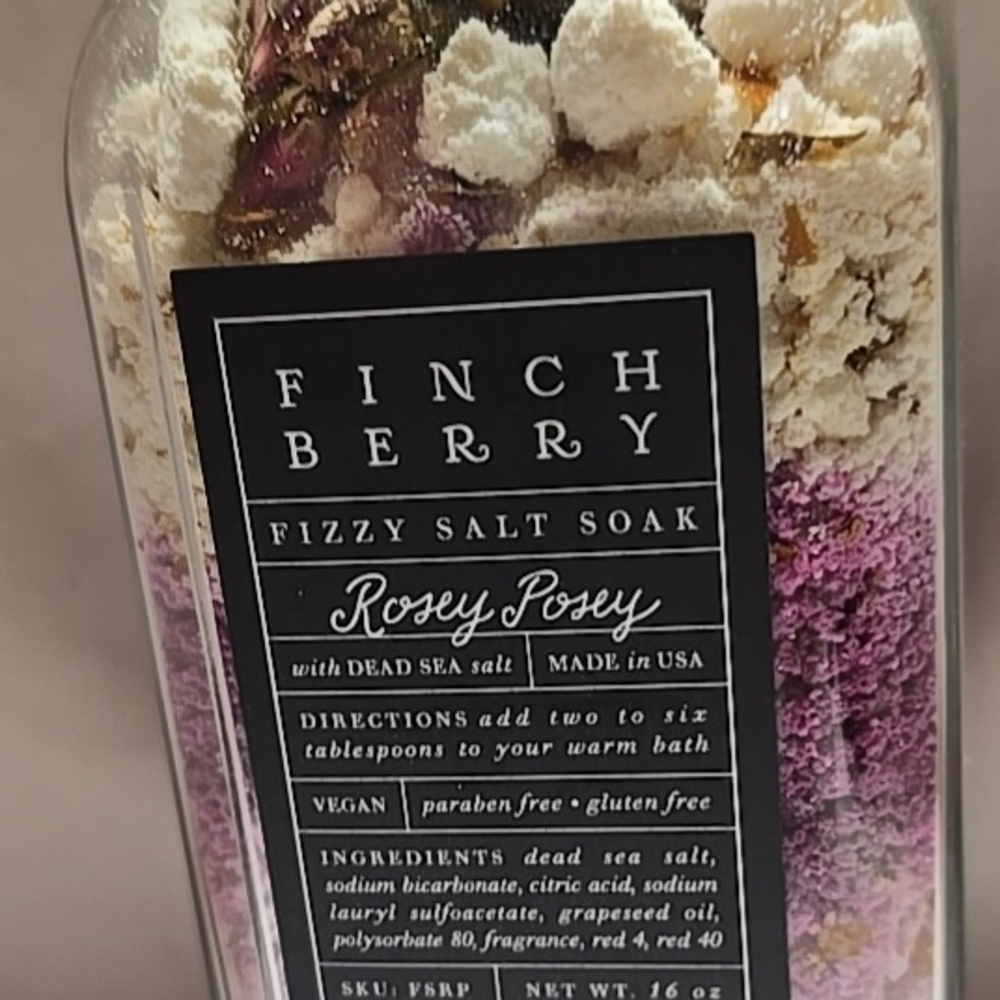 Rosey Posey Fizzy Salt Soak - Purple and White